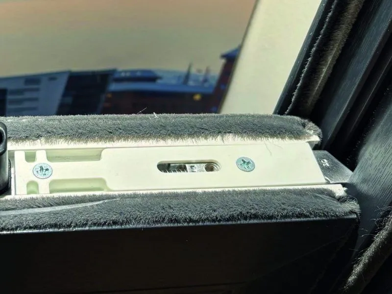 Reinforced-Metal-Tilt-Latches-for-Easy-Sash-Window-Operation